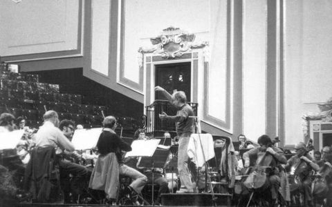 Bernstein rehearsing an orchestra at Usher Hall