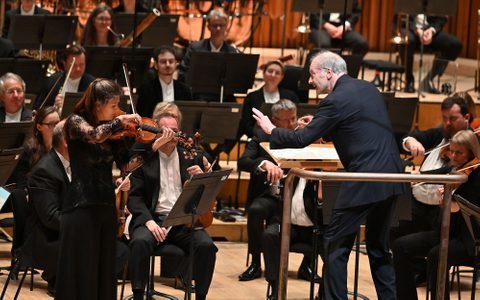 Gianandrea Noseda conducting the LSO, with soloist Janine Jansen
