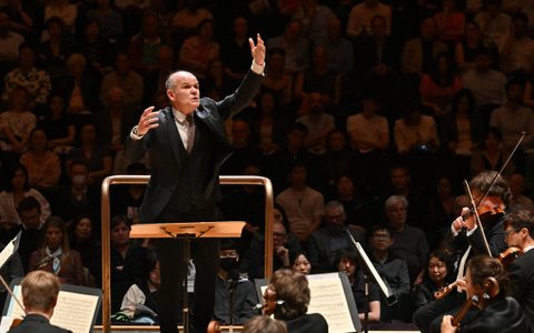 François-Xavier Roth conducts the London Symphony Orchestra at the Barbican