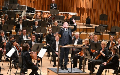François-Xavier Roth conducts the London Symphony Orchestra at the Barbican
