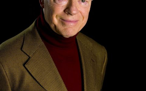 A portrait photo of the conductor Bernard Haitink
