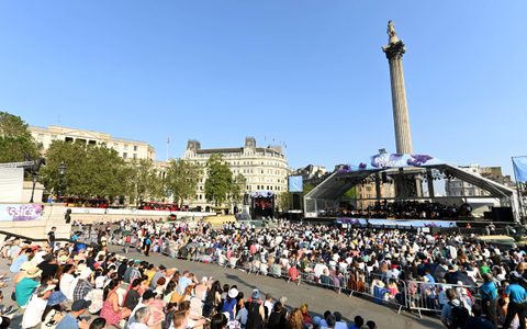 Crowds watching BMW Classics 2023 in Trafalgar Square
