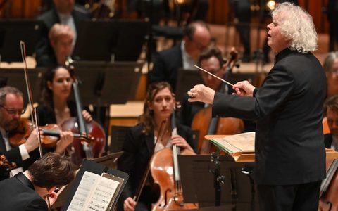 Sir Simon Rattle conducting the LSO